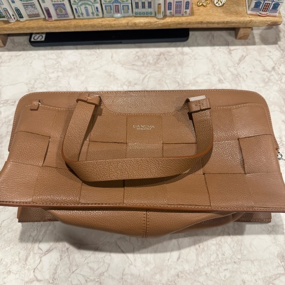 Lia Numa Tan Genuine Leather Purse  New With Original Paper - Picture 1 of 9